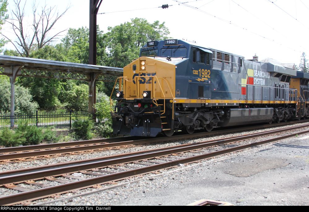 CSX 1982 leading I032